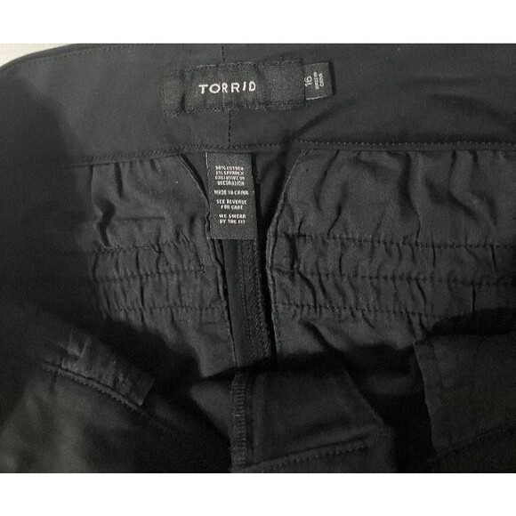 Women’s Black Cuffed Dress Shorts Size 16 – Classic Fit Flat Front - Picture 4 of 7